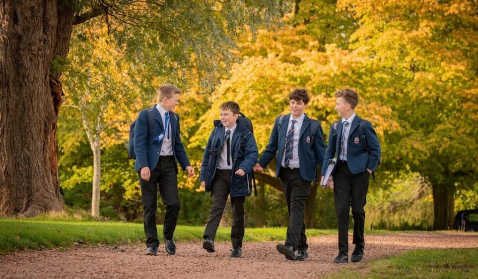 La tradición de los colegios británicos diferenciados por sexo