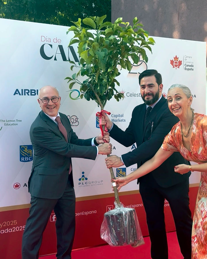 Canada Day 2025: entrega del limonero, detalle con el Excmo. Sr. Embajador
