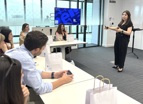 Reflexión, herramientas y acompañamiento en la transición universitaria: así fue nuestro taller junto a IE University