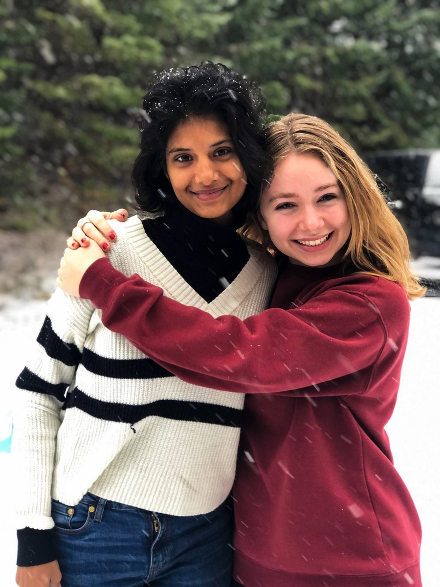 Dos estudiantes del año escolar en Canadá durante el curso